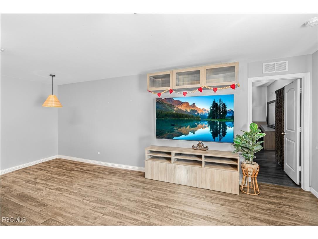 216 Des Cartes Street Fort Myers FL 33913 2025020991 image13