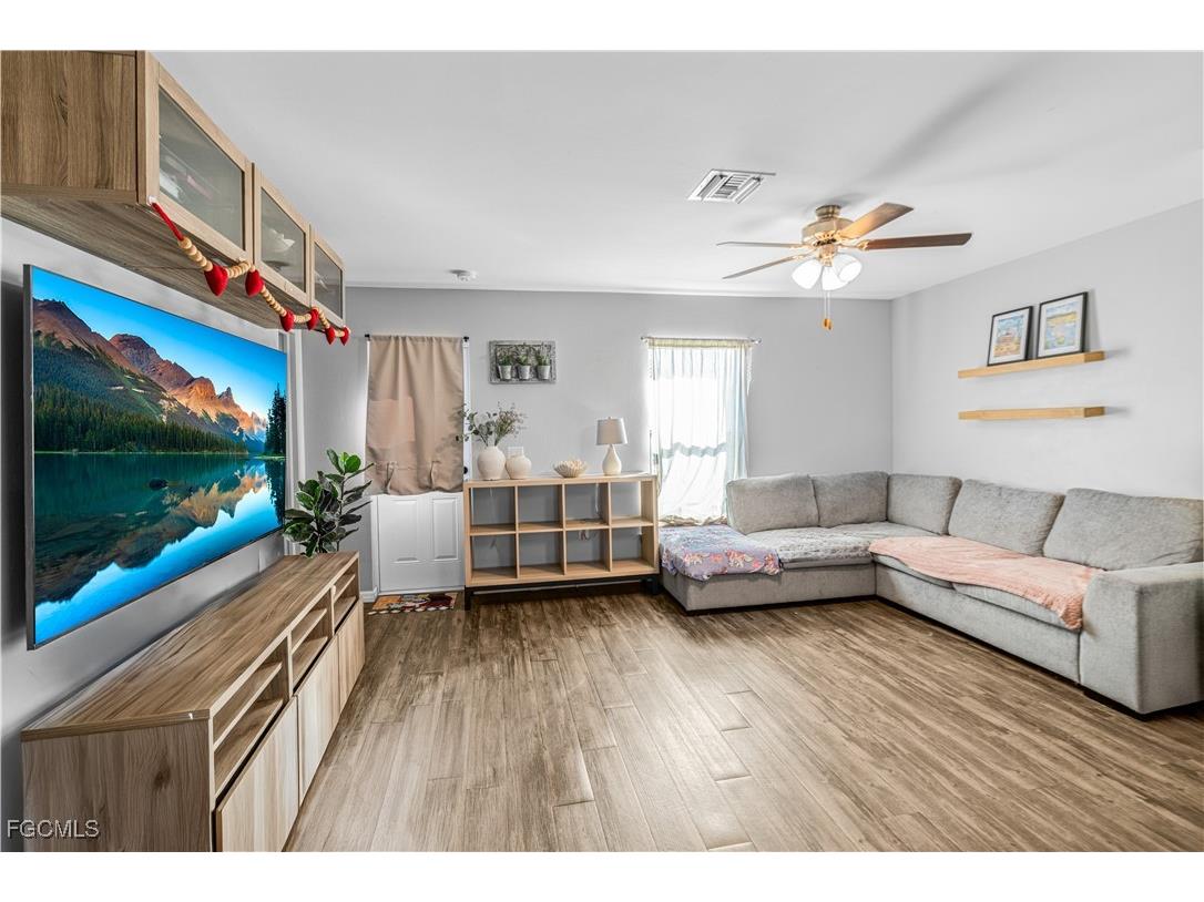 216 Des Cartes Street Fort Myers FL 33913 2025020991 image14