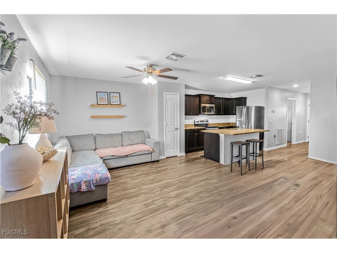 216 Des Cartes Street Fort Myers FL 33913 2025020991 image15