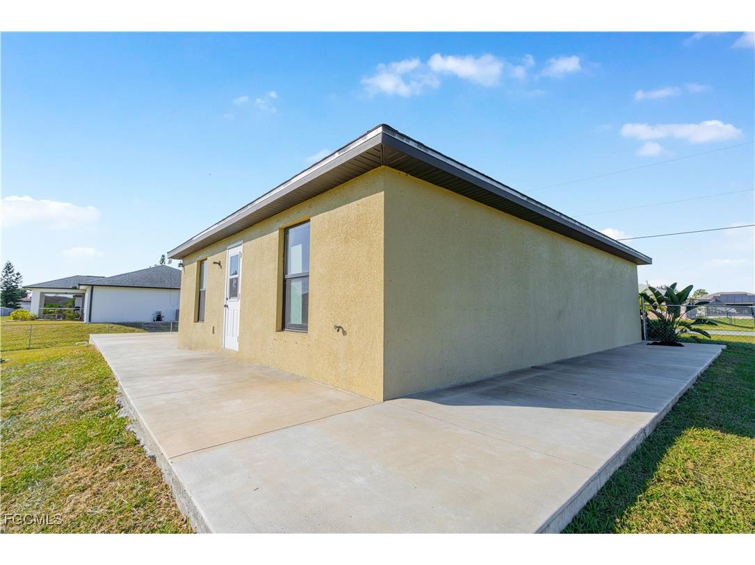 216 Des Cartes Street Fort Myers FL 33913 2025020991 image26
