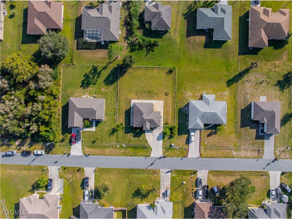 216 Des Cartes Street Fort Myers FL 33913 2025020991 image33