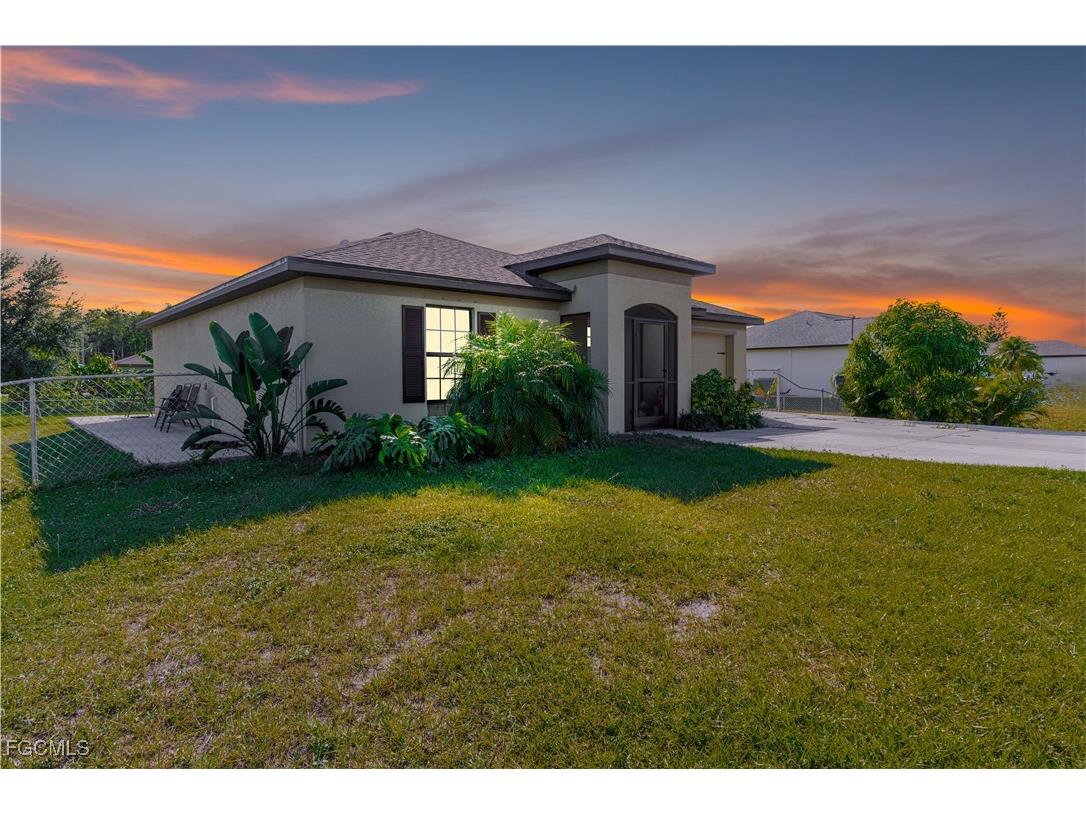 216 Des Cartes Street Fort Myers FL 33913 2025020991 image6