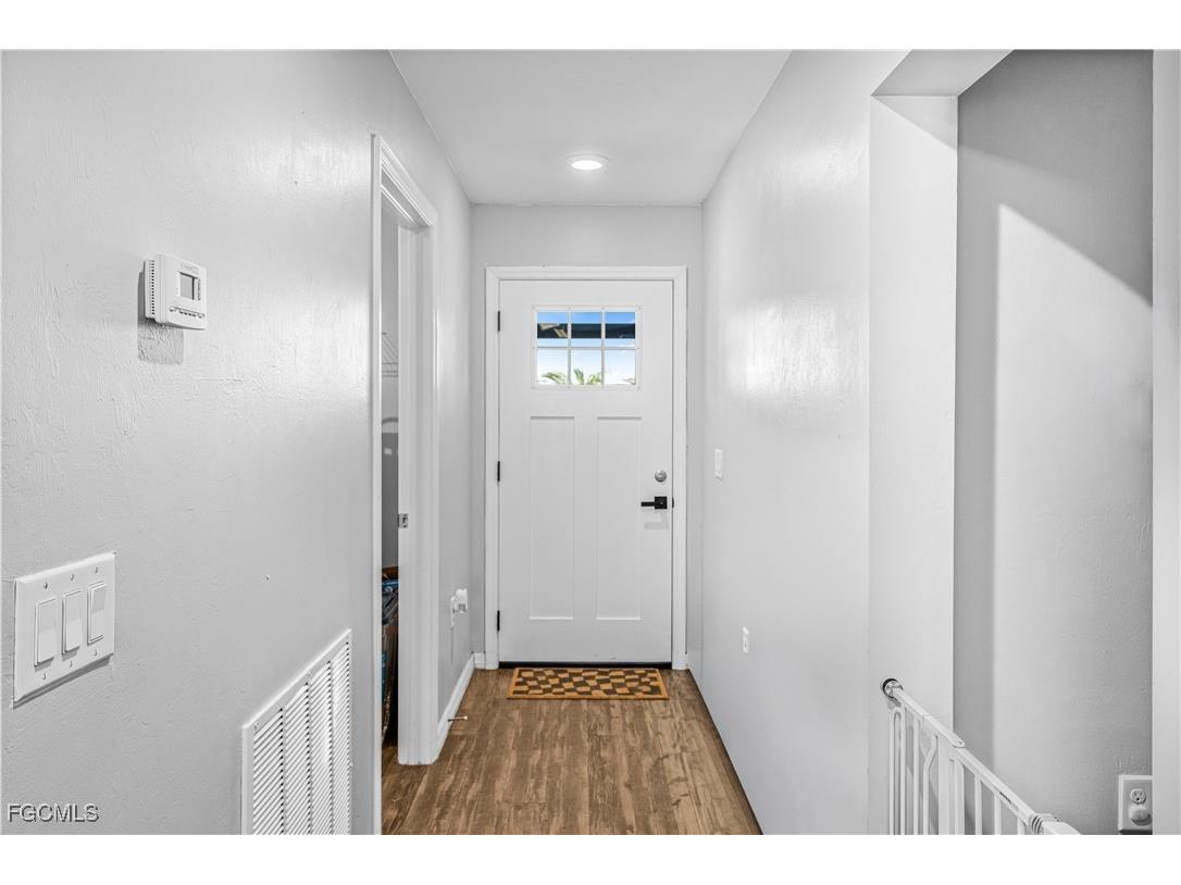 216 Des Cartes Street Fort Myers FL 33913 2025020991 image8