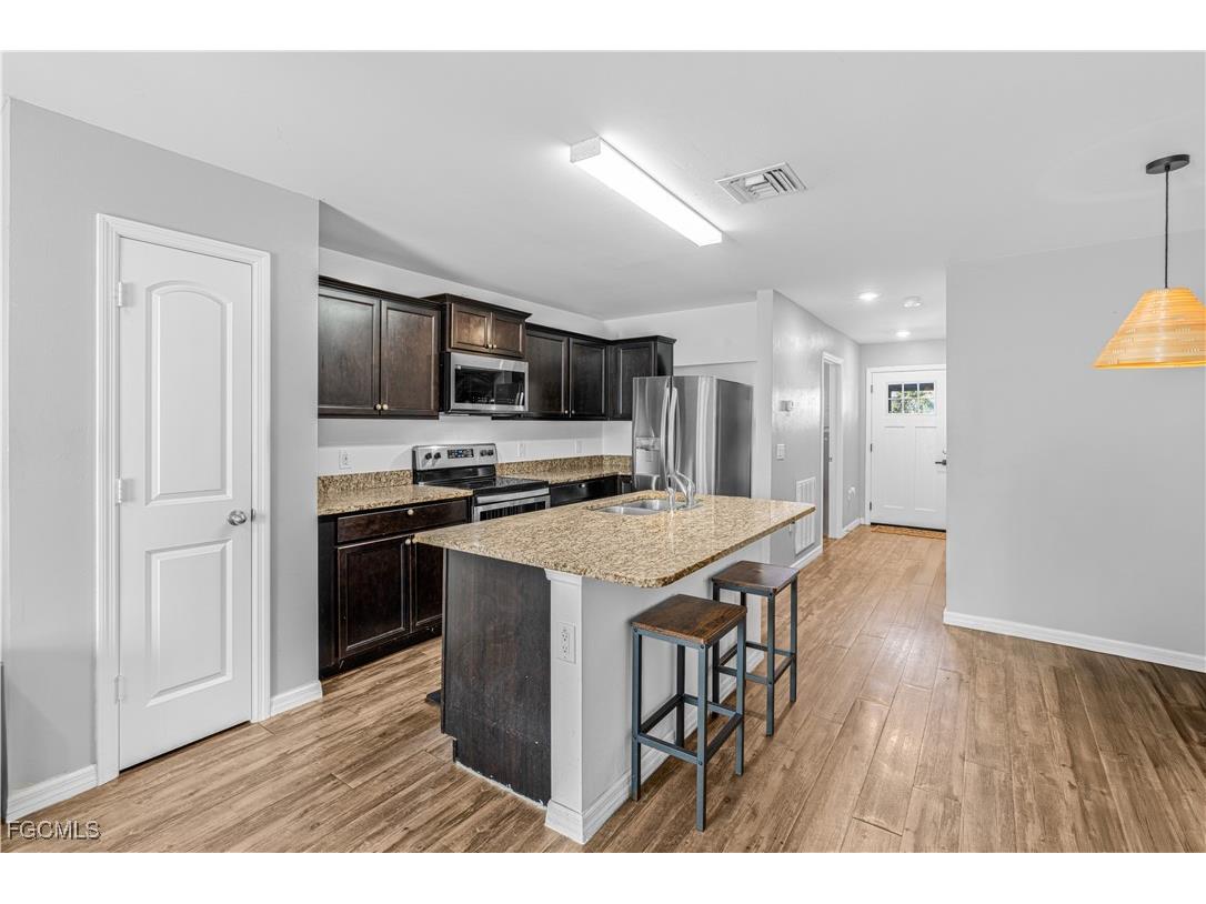 216 Des Cartes Street Fort Myers FL 33913 2025020991 image9