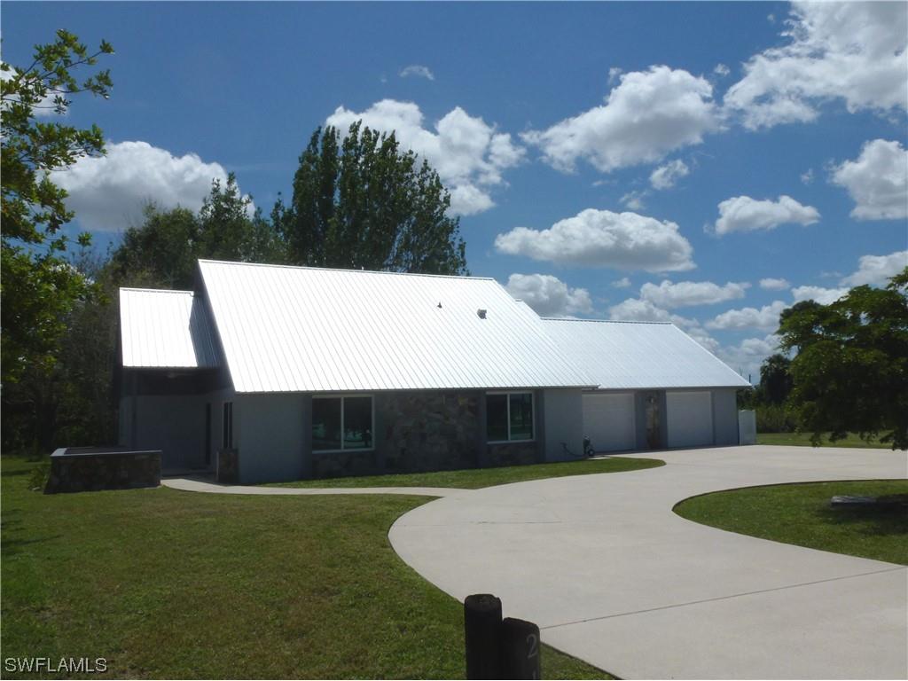 216 E Mariana Avenue North Fort Myers FL 33917 223064660 image1