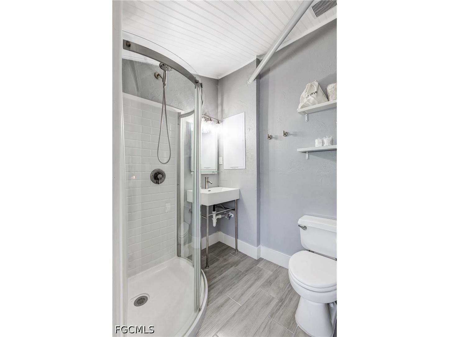 216 Fairweather Lane Fort Myers Beach FL 33931 2026025254 image20