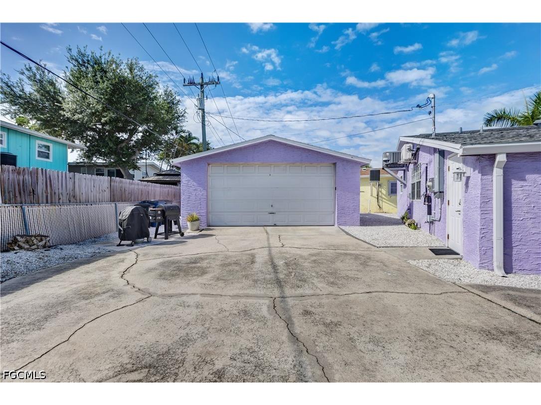 216 Fairweather Lane Fort Myers Beach FL 33931 2026025254 image28