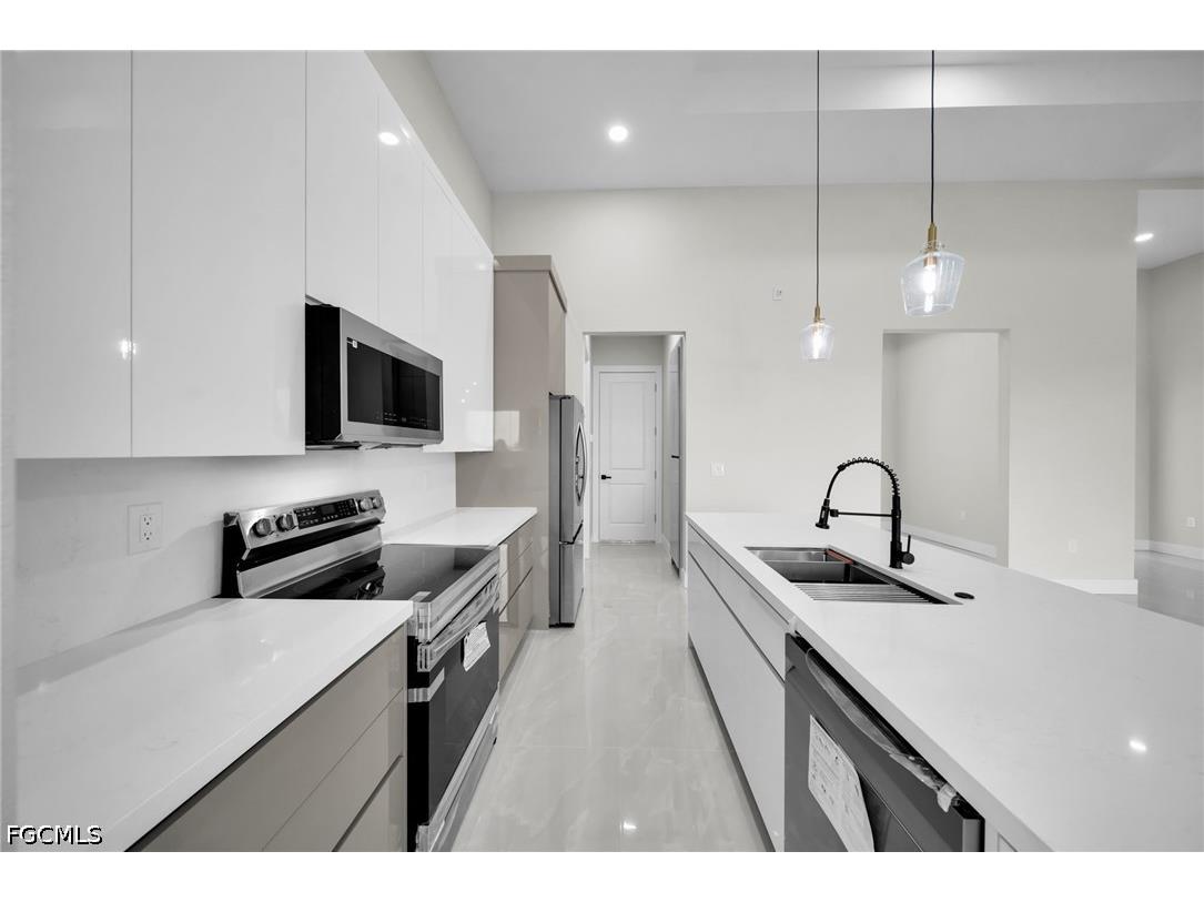 216 NE 25th Terrace Cape Coral FL 33909 2026029853 image12