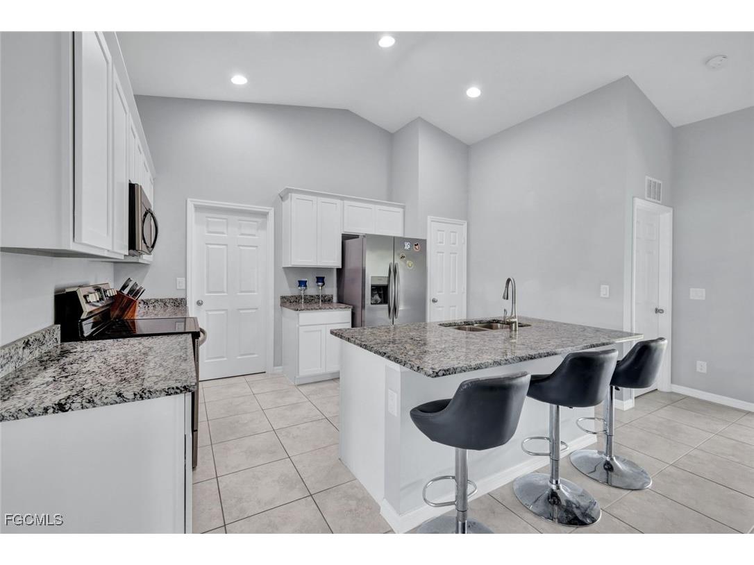 216 NW 9th Terrace Cape Coral FL 33993 2025013326 image10