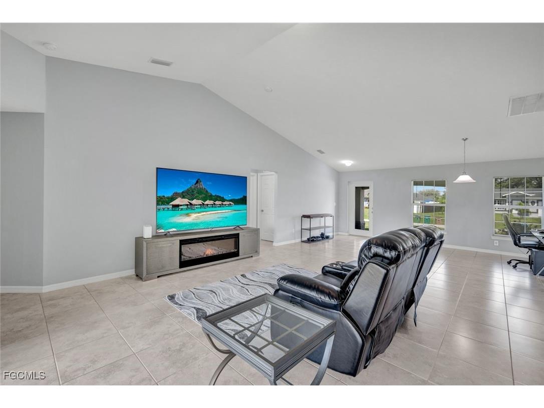 216 NW 9th Terrace Cape Coral FL 33993 2025013326 image5