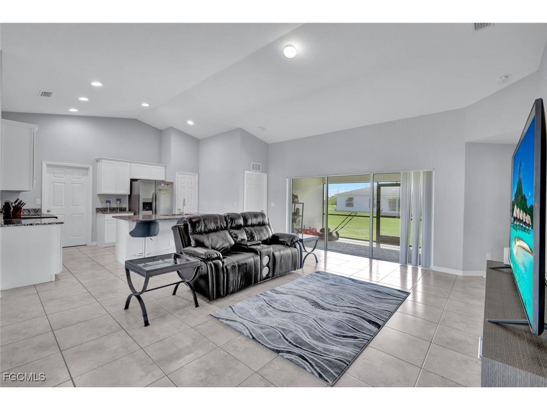 216 NW 9th Terrace Cape Coral FL 33993 2025013326 image8