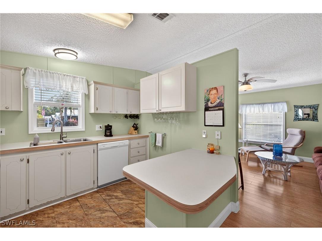 216 Oceans Boulevard #216 Naples FL 34104 226007443 image6