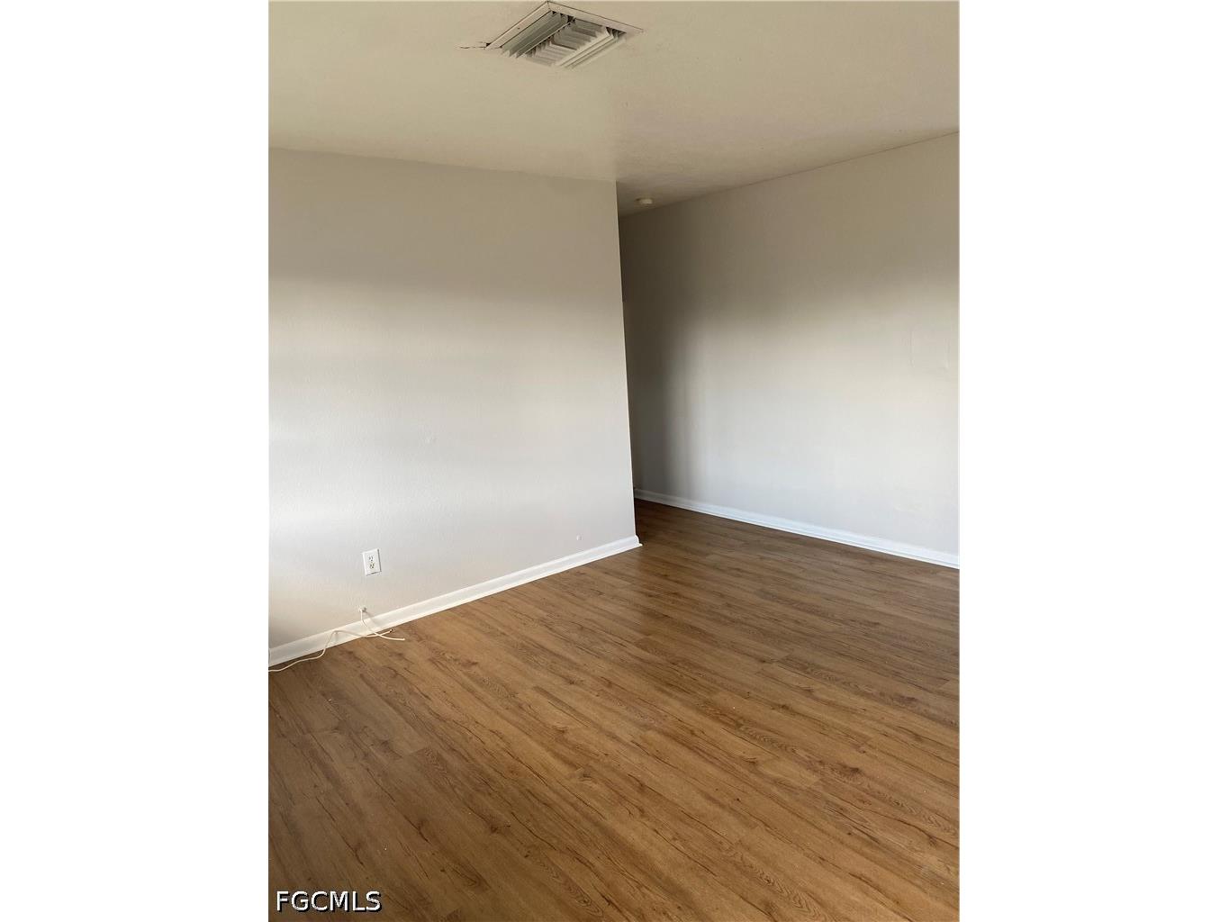 216 Oregon Way Lehigh Acres FL 33936 2026022858 image5