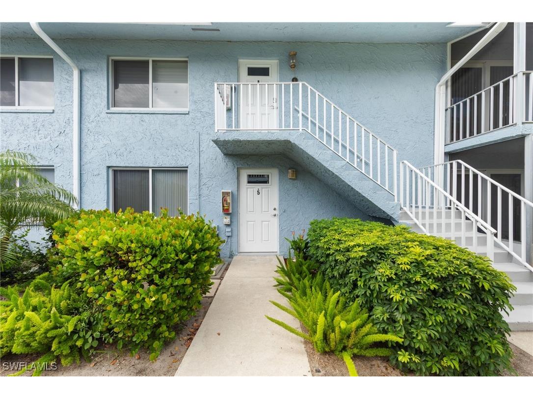 216 Palm Drive #5 Naples FL 34112 225065138 image1