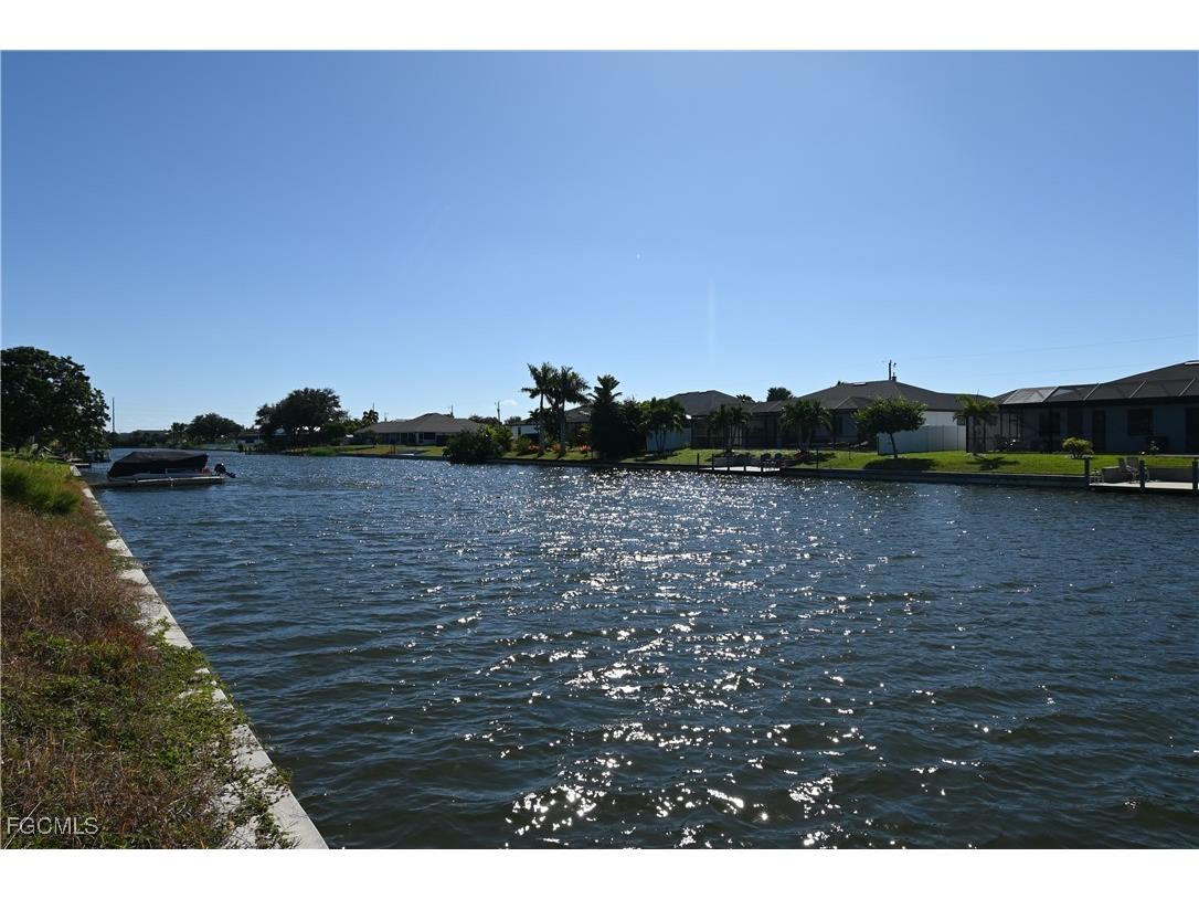 216 SW 20th Street Cape Coral FL 33991 2025015734 image12