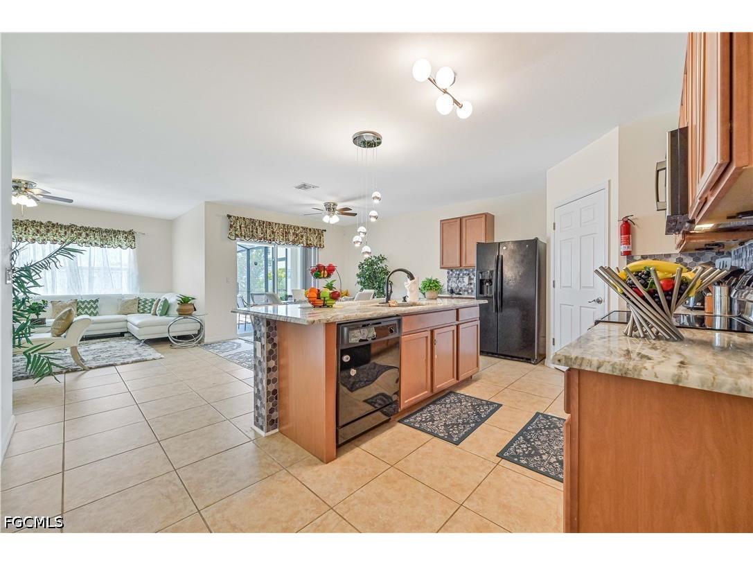 216 SW 29th Street Cape Coral FL 33914 2026015580 image4