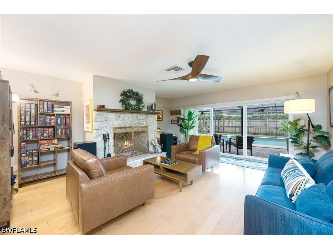 216 Willoughby Drive Naples FL 34110 226018839 image1