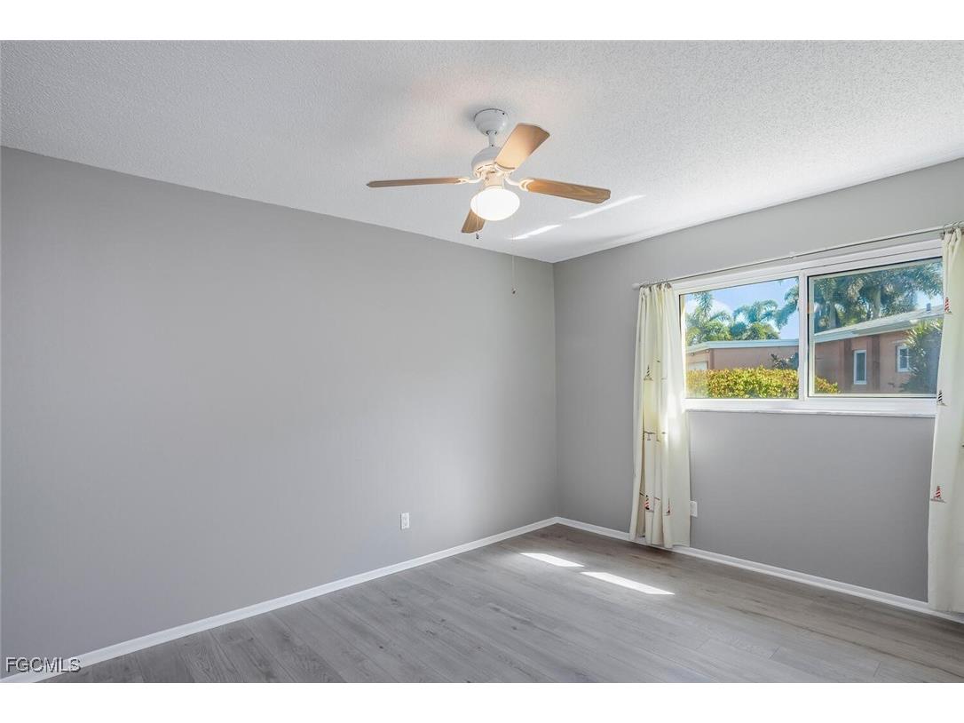 2164 Leisure Lane Fort Myers FL 33907 2025015398 image11