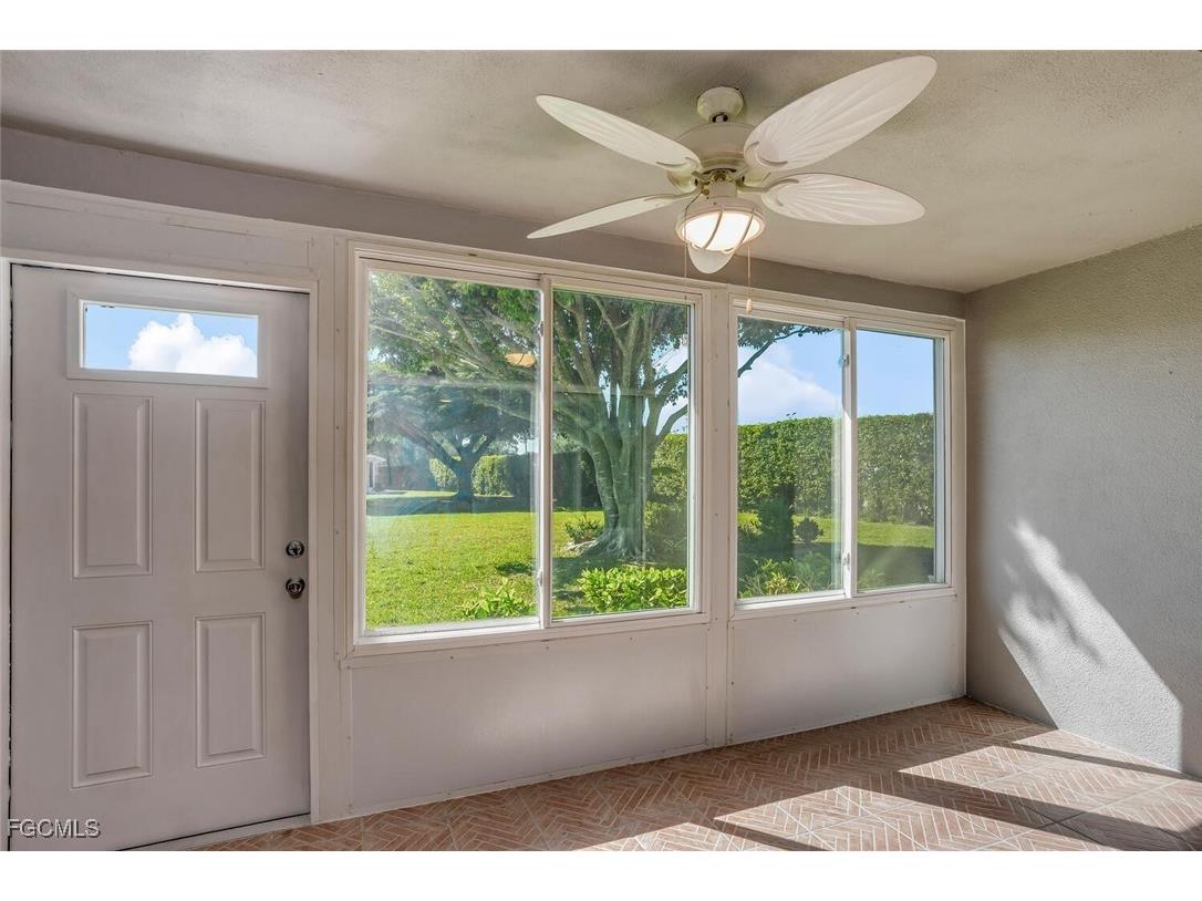 2164 Leisure Lane Fort Myers FL 33907 2025015398 image12