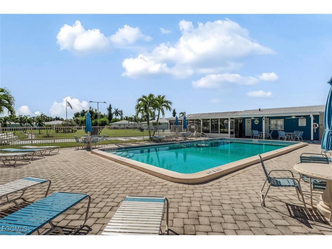 2164 Leisure Lane Fort Myers FL 33907 2025015398 image20