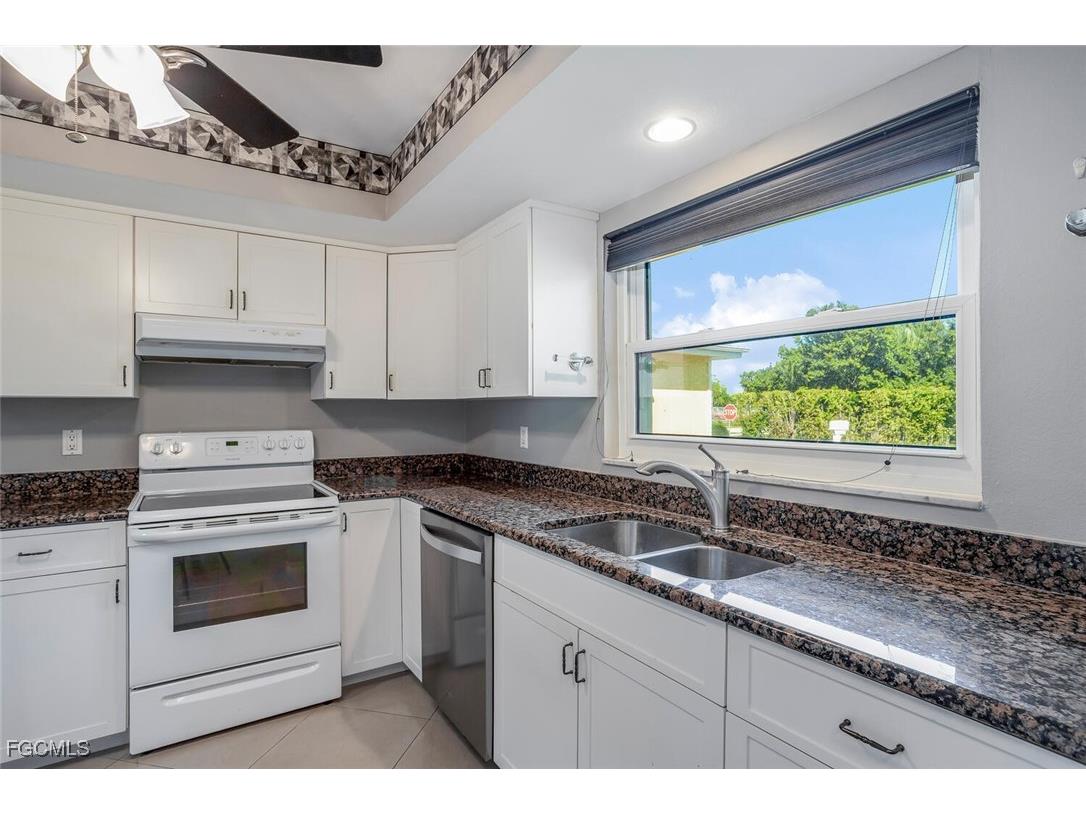 2164 Leisure Lane Fort Myers FL 33907 2025015398 image6