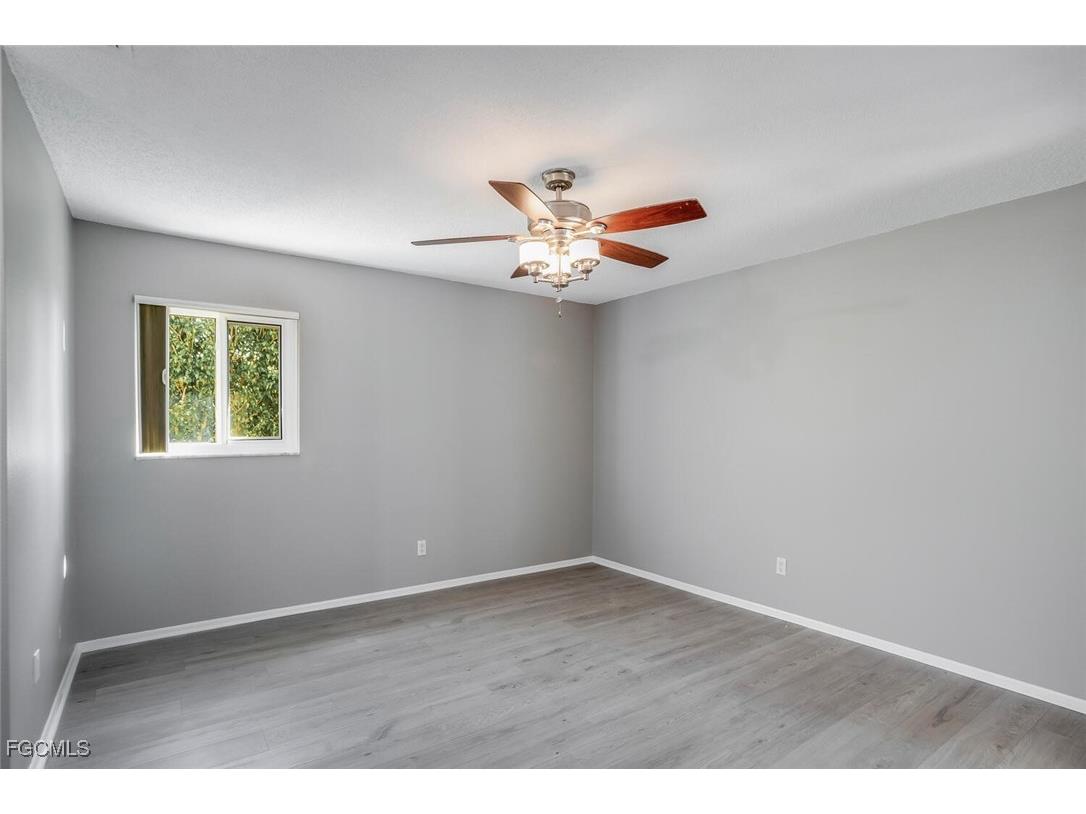 2164 Leisure Lane Fort Myers FL 33907 2025015398 image9