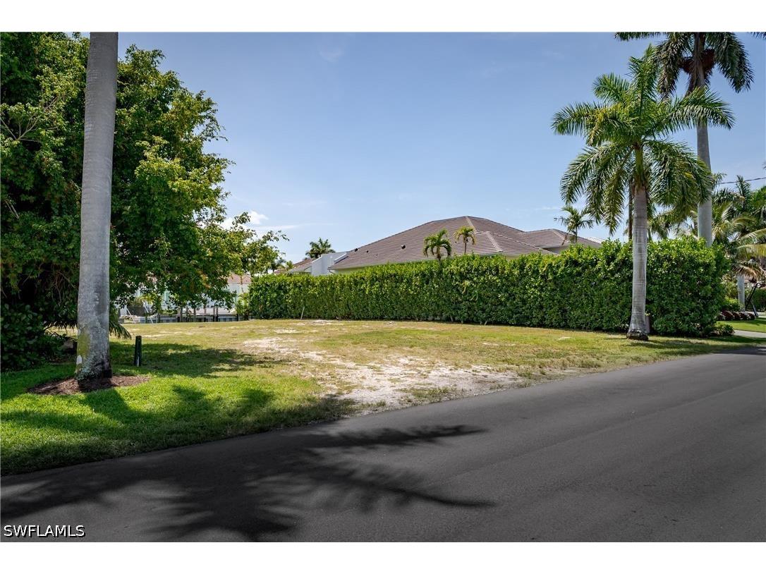 2165 Tarpon Road Naples FL 34102 226019371 image22