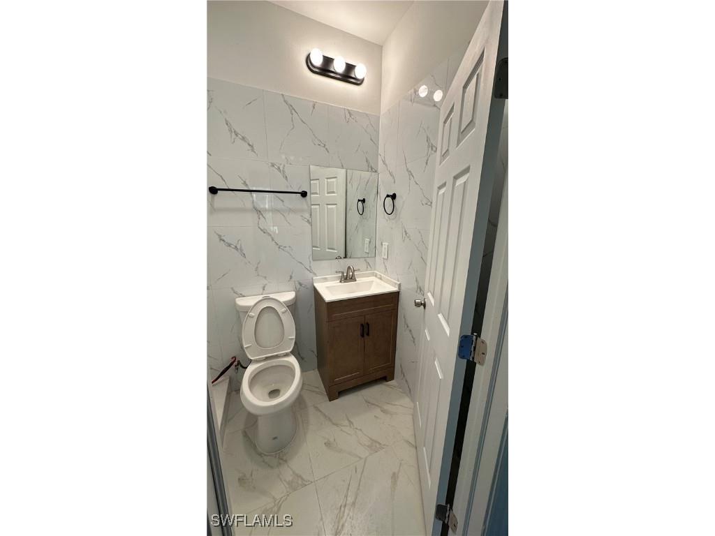 2167 Della Drive Naples FL 34117 225074108 image25