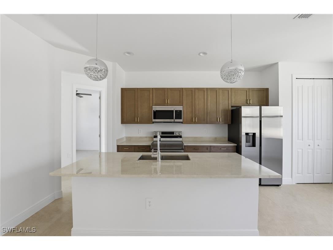 2167 Della Drive Naples FL 34117 226002359 image10