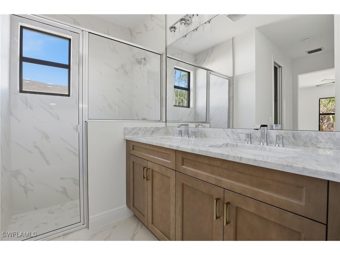 2167 Della Drive Naples FL 34117 226002359 image18