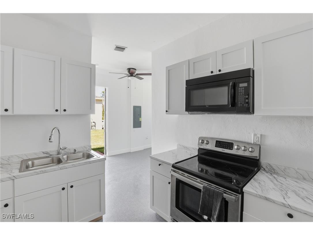 2167 Della Drive Naples FL 34117 226002359 image30