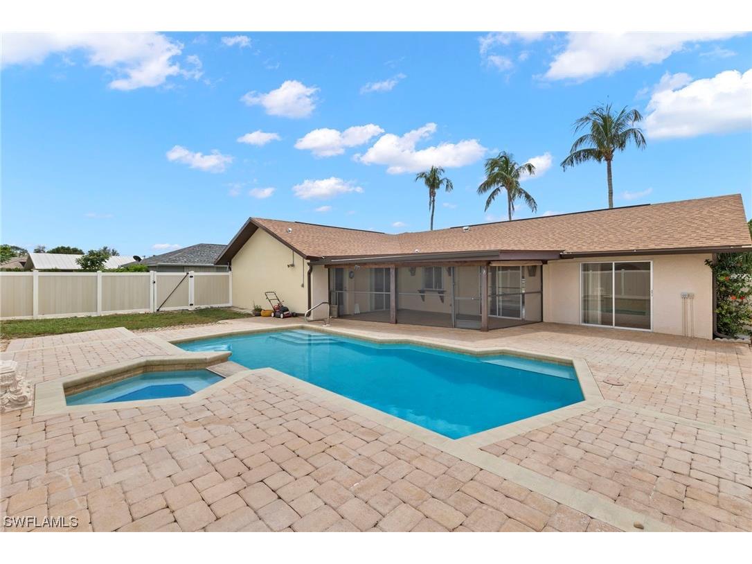 2168 Treehaven Circle N Fort Myers FL 33907 223067391 image1