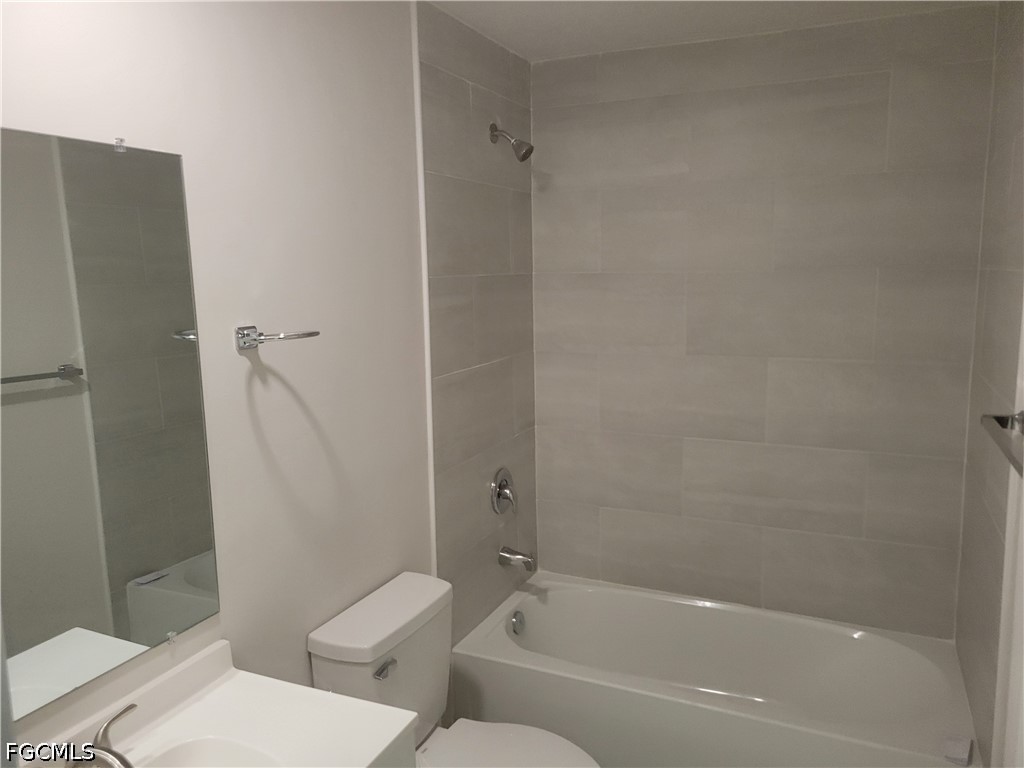217/219 Cape Coral Parkway W Cape Coral FL 33914 2026022724 image3