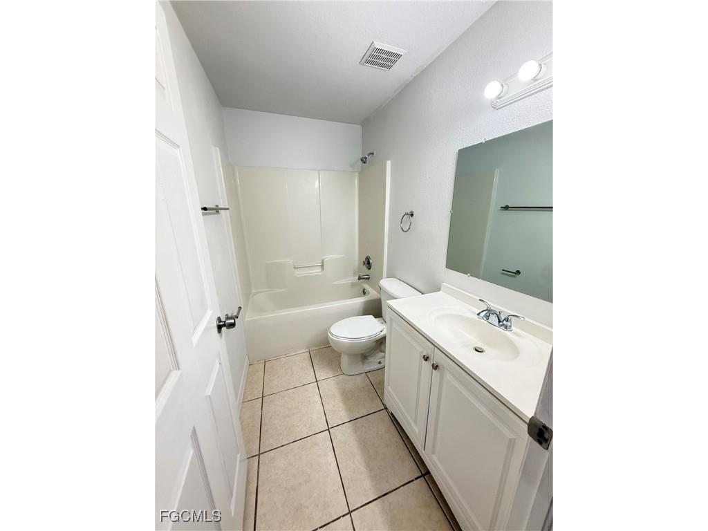 217/219 Ichabod Avenue Lehigh Acres FL 33973 2025016489 image4