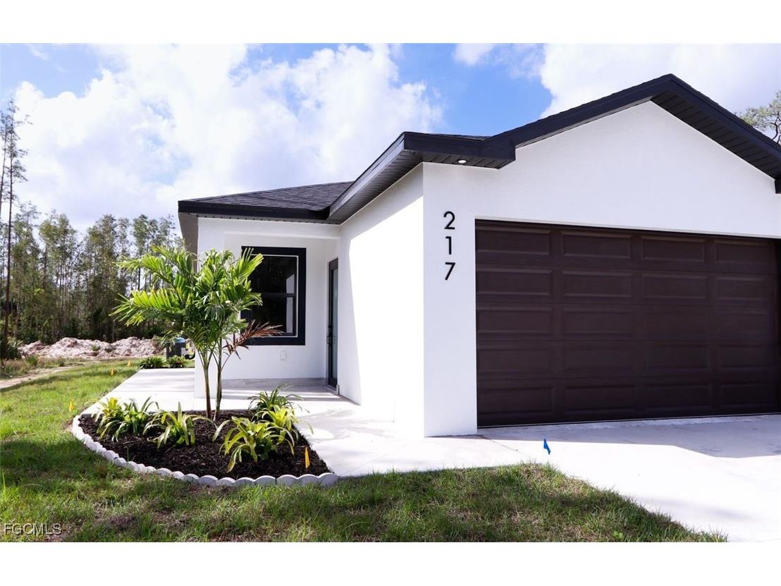 217 Greenbriar Boulevard Lehigh Acres FL 33972 2025023862 image1