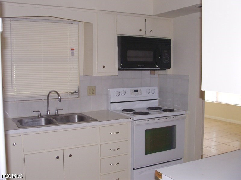 217 Jayview Avenue Lehigh Acres FL 33936 2026023649 image3