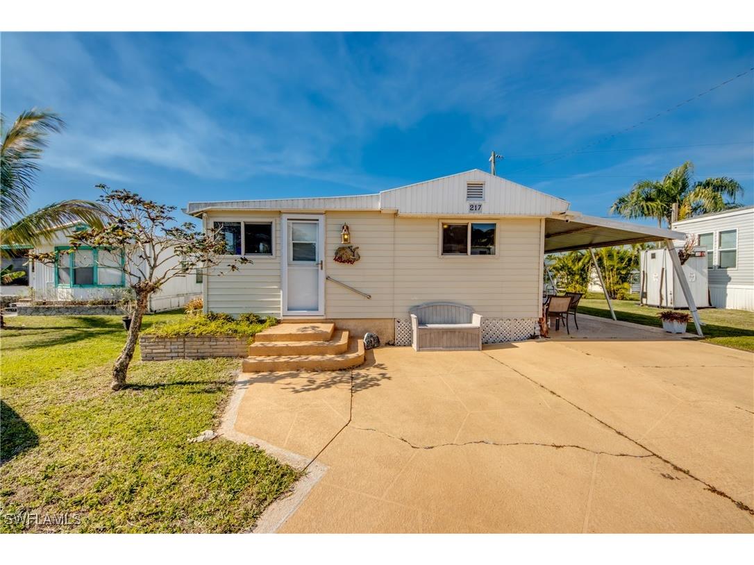 217 Lamplighter Lane North Fort Myers FL 33917 225012000 image1