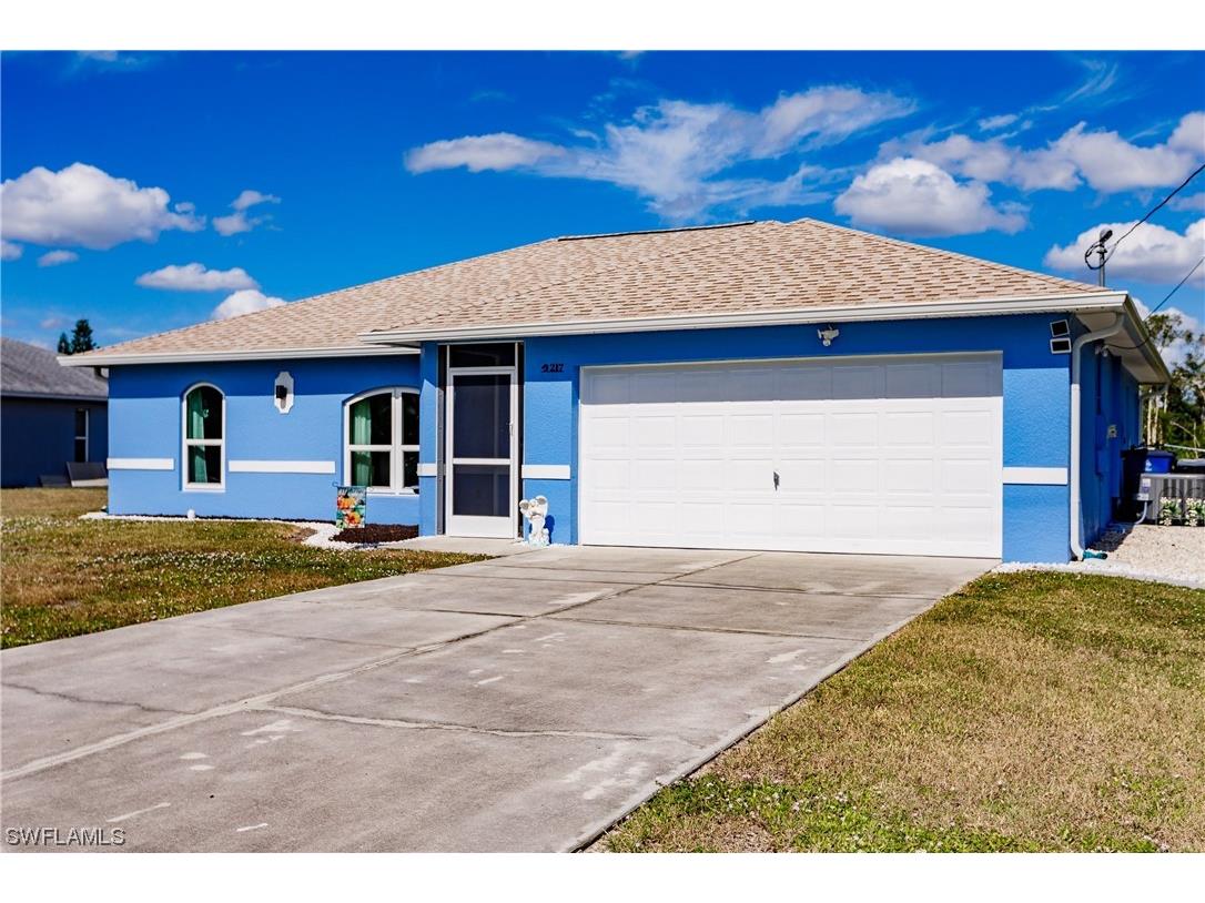 217 Manatee Street Fort Myers FL 33913 223083450 image1