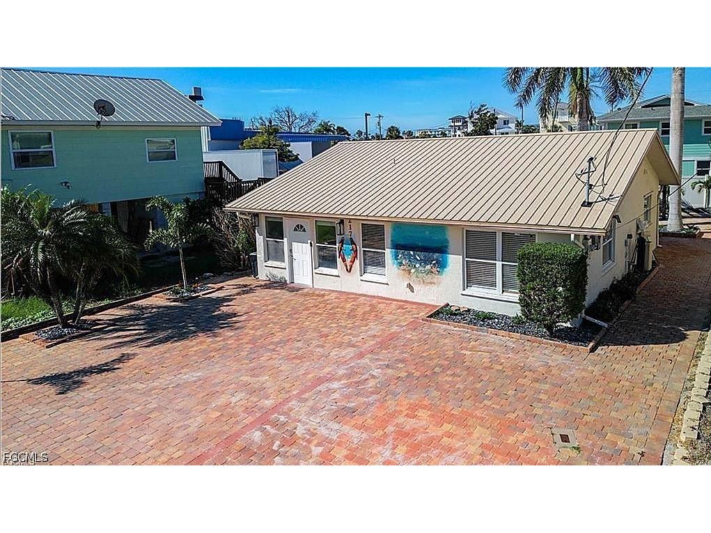 217 Miramar Street Fort Myers Beach FL 33931 2026028988 image3