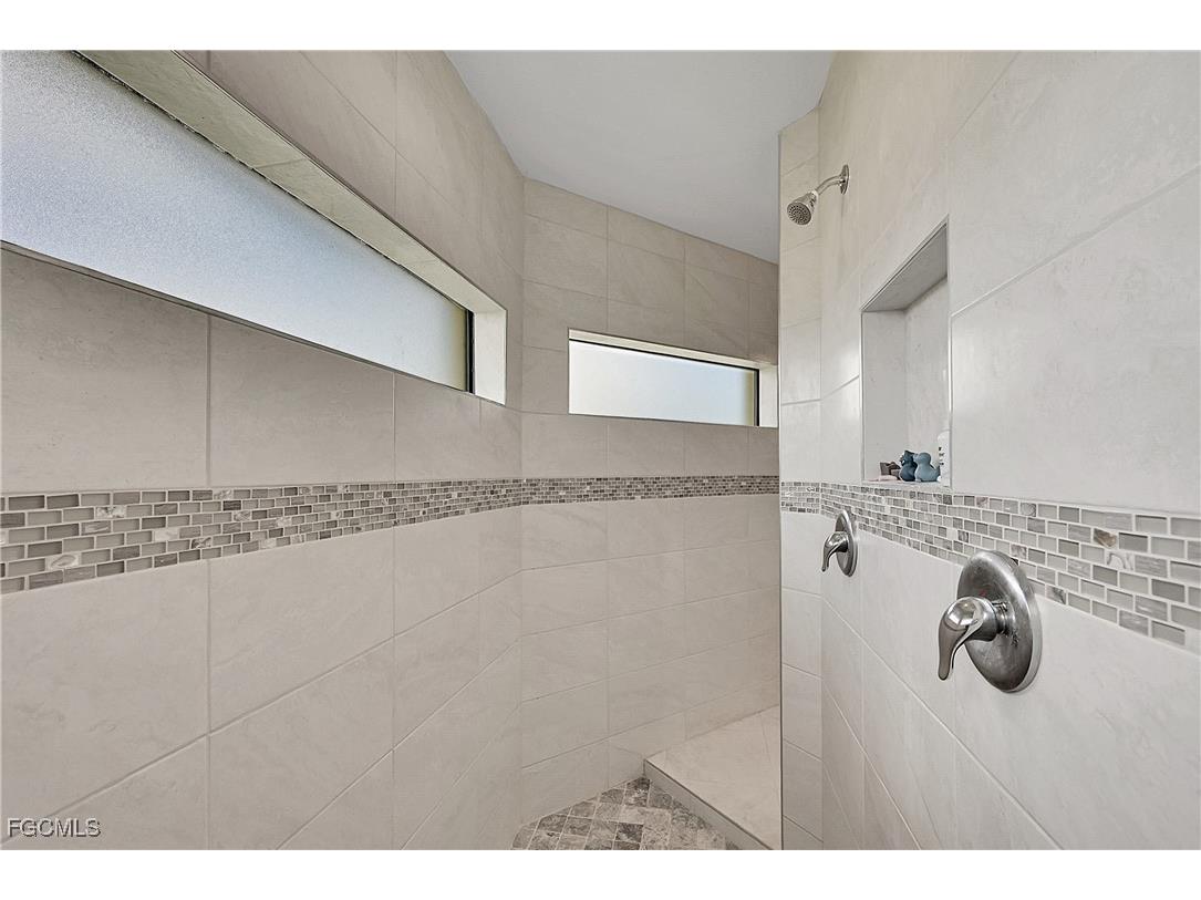 217 NE 20th Terrace Cape Coral FL 33909 2025012764 image12