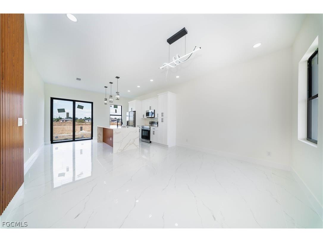 217 Pembroke Street Lehigh Acres FL 33974 2026009373 image3