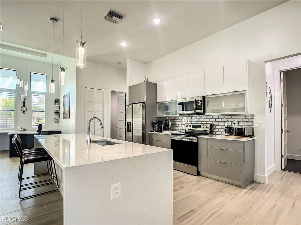 217 SW 21st Street Cape Coral FL 33991 2025010584 image13