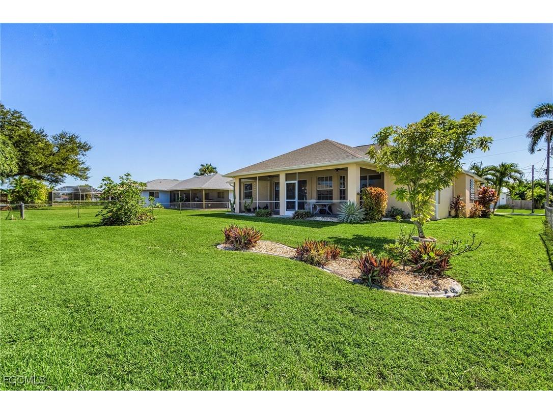217 SW 43rd Terrace Cape Coral FL 33914 2025017110 image11