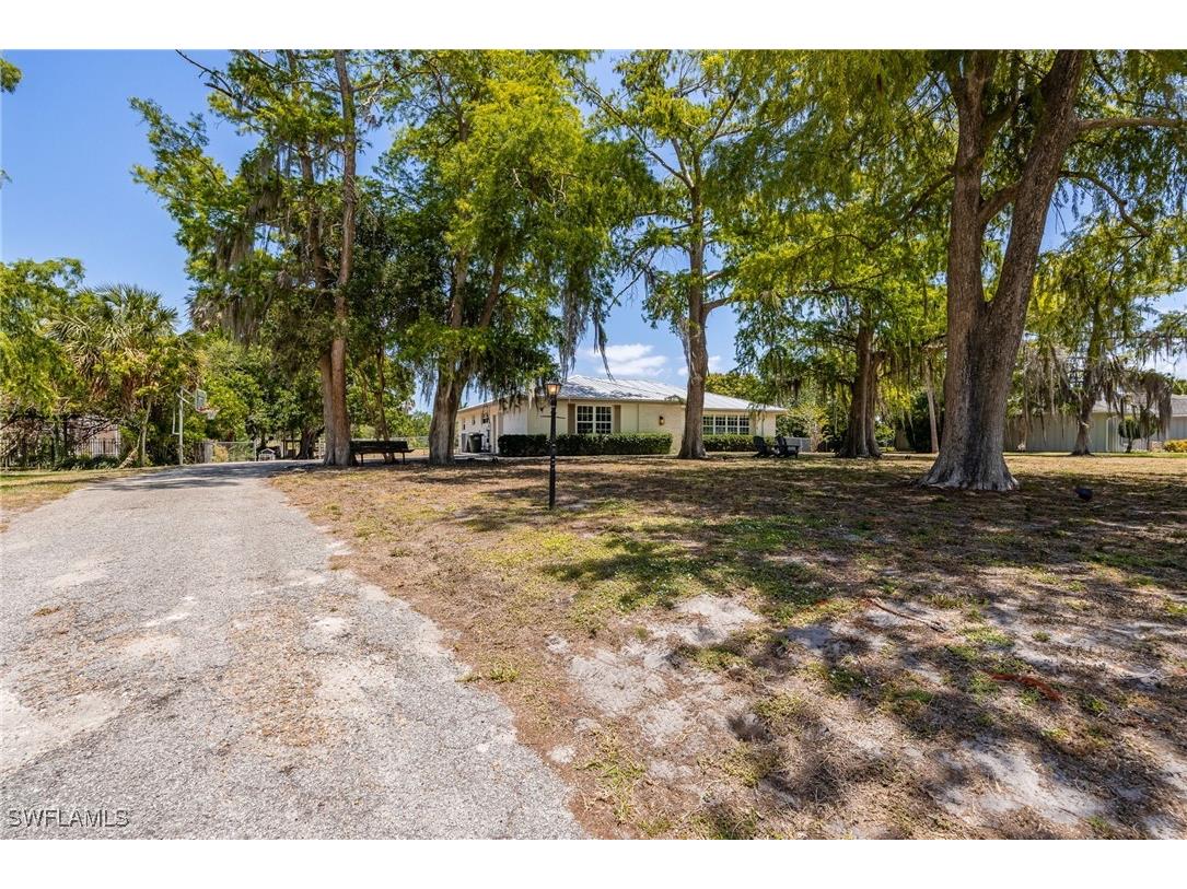 217 W Del Monte Avenue Clewiston FL 33440 225044595 image1