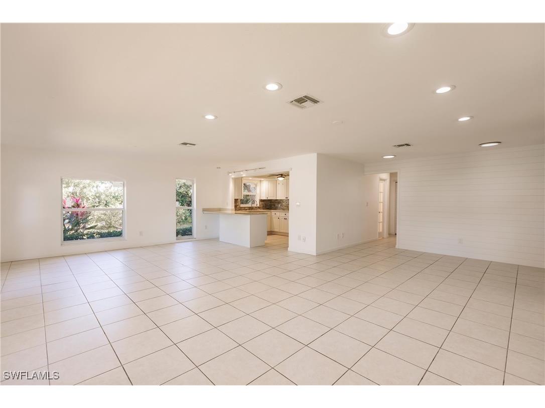 217 Yorkshire Court #2 Naples FL 34112 225062476 image10