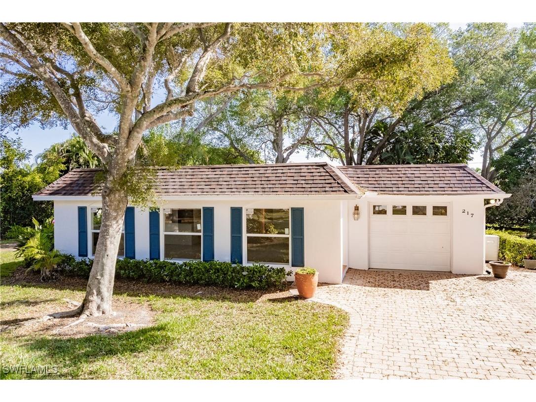 217 Yorkshire Court #2 Naples FL 34112 225062476 image4