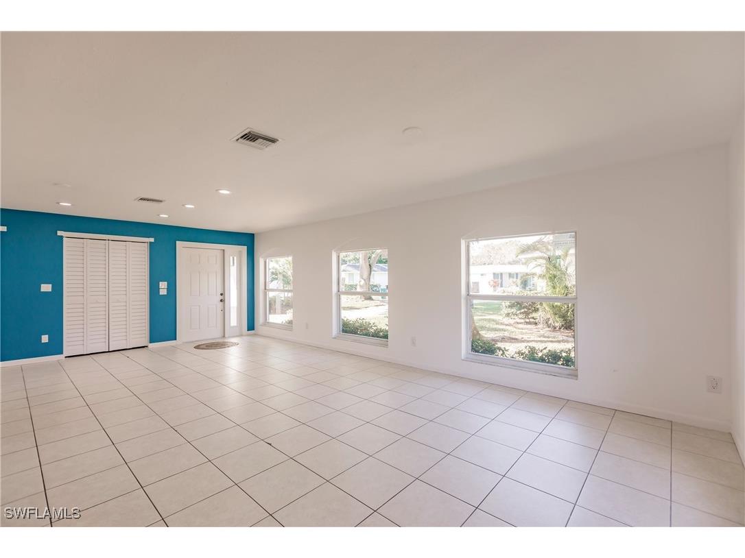 217 Yorkshire Court #2 Naples FL 34112 225062476 image7