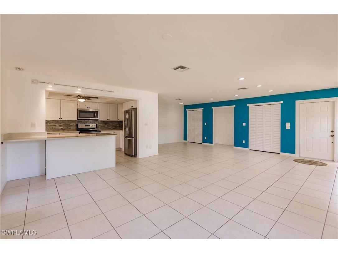 217 Yorkshire Court #2 Naples FL 34112 225062476 image8