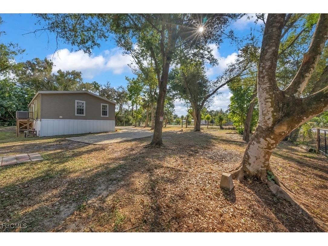 2170 Bahia Lane North Fort Myers FL 33917 2025023987 image2