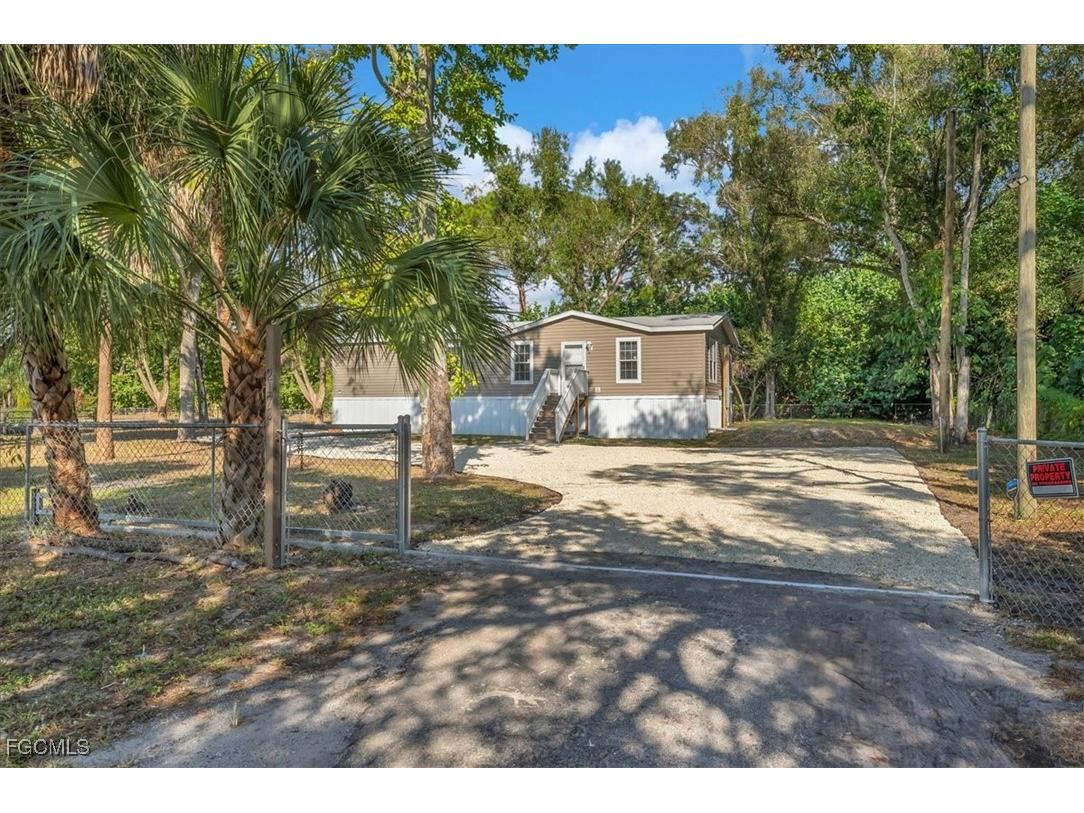 2170 Bahia Lane North Fort Myers FL 33917 2025023987 image3